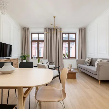 Flavia - 2br For 7 In The Old Town